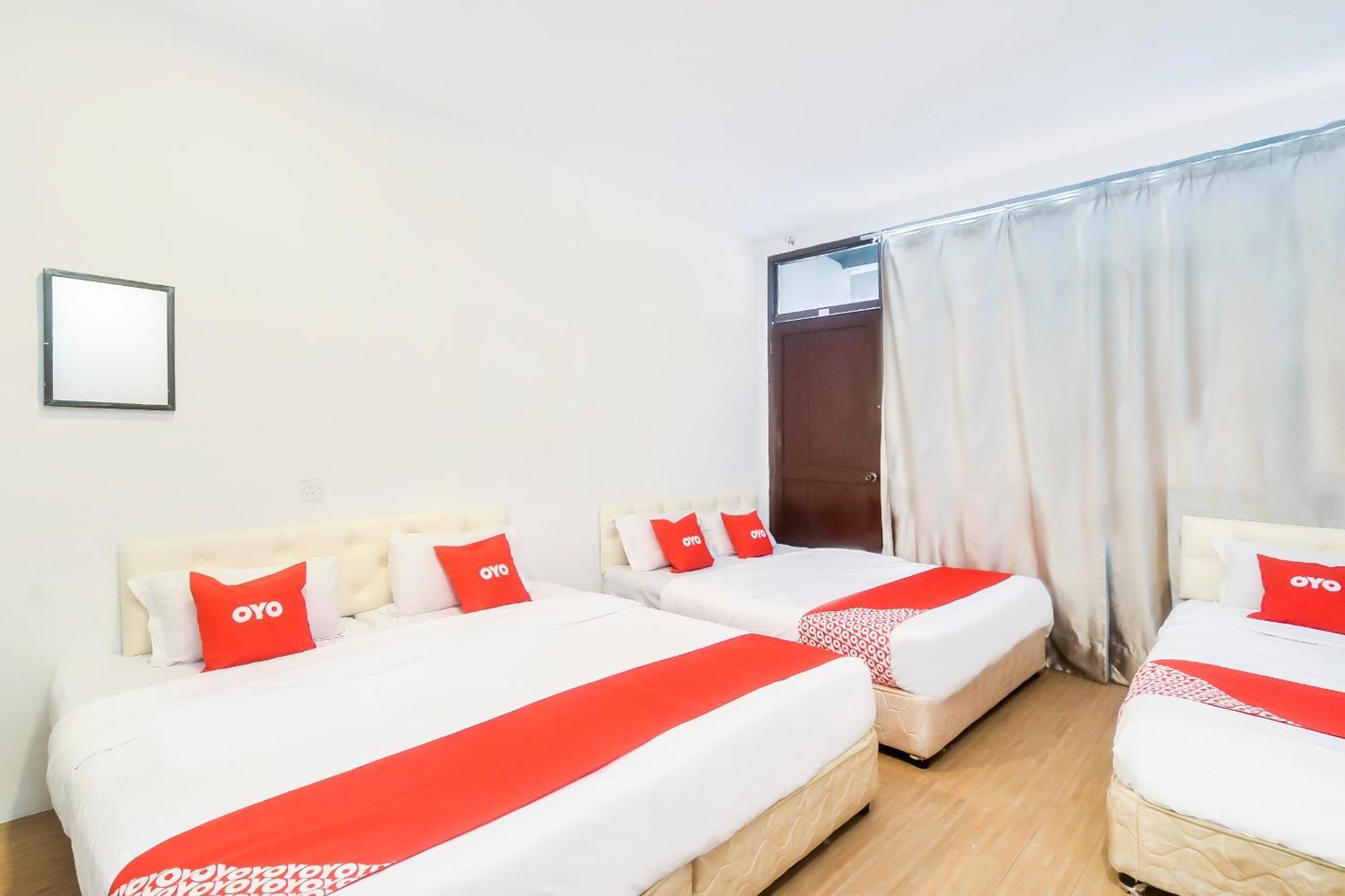 Oyo 44017 L & C Premium Stay Кучинг Экстерьер фото